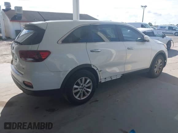 2019 Kia Sorento L с VIN 5XYPG4A30KG451775, выставлен на аукционе IAAI как лот 43265673 с пробегом 156 566 миль миль и . История ставок и продаж доступна на DreamBid. Изображение 4.