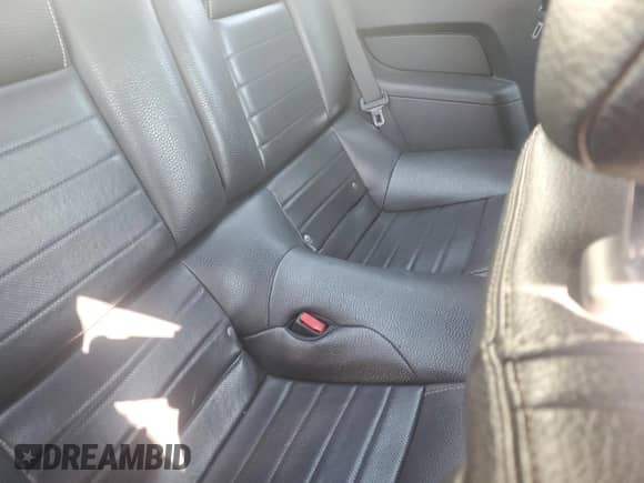 2012 Ford Mustang Premium с VIN 1ZVBP8AM0C5211028, выставлен на аукционе Copart как лот 85733375 с пробегом 205 137 миль миль и Списание • Salvage title. История ставок и продаж доступна на DreamBid. Изображение 10.