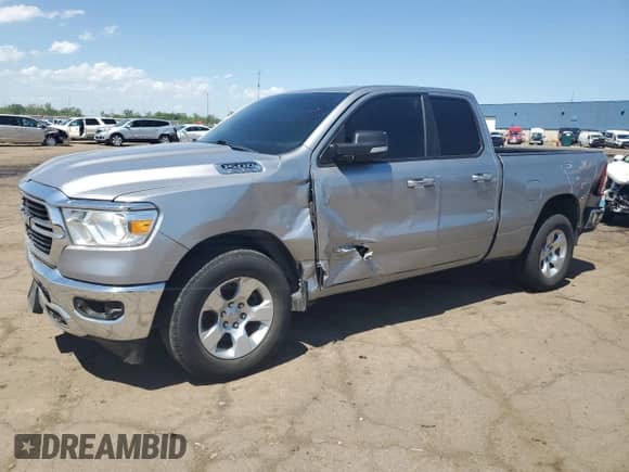 2020 Ram 1500 Big Horn z VIN 1C6RREBT3LN311521, wystawiony jako Copart lot #57416085 z przebiegiem 186 373 mil mil oraz Czysty tytuł • Clean title. Historia ofert i sprzedaży dostępna na DreamBid. Obrazek 1.