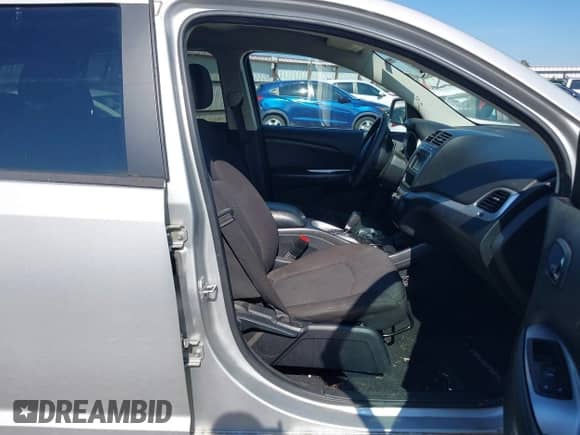2014 Dodge Journey SXT with VIN 3C4PDCBB3ET112742, listed as a IAAI auction lot 43420445 with 113,538 mi miles and . Bid and sale history available at DreamBid. Image 5.