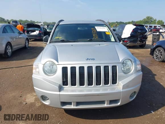 2008 Jeep Compass Sport с VIN 1J8FT47008D789312, выставлен на аукционе IAAI как лот 42984269 с пробегом 125 557 миль миль и . История ставок и продаж доступна на DreamBid. Изображение 12.