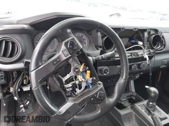 2019 Toyota Tacoma SR5 с VIN 3TMAZ5CN3KM104917, выставлен на аукционе IAAI как лот 43210298 с пробегом 136 976 миль миль и . История ставок и продаж доступна на DreamBid. Изображение 20.