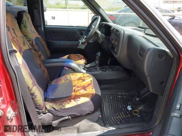 1997 Chevrolet Blazer LS with VIN 1GNDT13W6V2254801, listed as a IAAI auction lot 43107041 with 142,583 mi miles and . Bid and sale history available at DreamBid. Image 5.