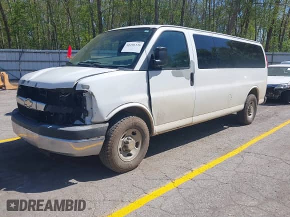 2012 Chevrolet Express Passenger 1LT z VIN 1GAZG1FA4C1189350, wystawiony jako IAAI lot #42246336 z przebiegiem 239 216 mil mil oraz . Historia ofert i sprzedaży dostępna na DreamBid. Obrazek 2.