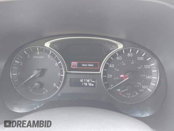 2014 Nissan Pathfinder SV with VIN 5N1AR2MM4EC660823, listed as a IAAI auction lot 41932472 with 167,787 mi miles and . Bid and sale history available at DreamBid. Image 7.