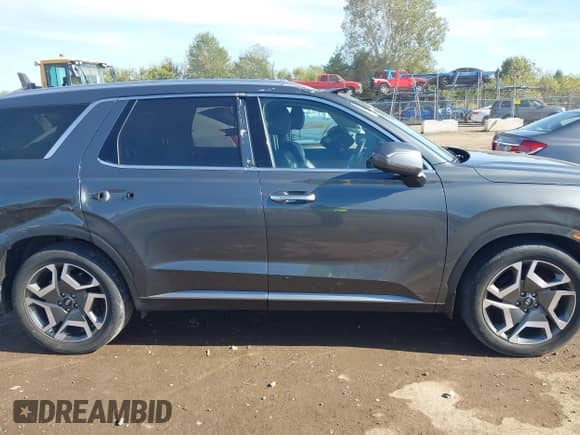 2023 Hyundai Palisade Limited с VIN KM8R5DGE3PU593756, выставлен на аукционе IAAI как лот 43427560 с пробегом 33 483 миль миль и . История ставок и продаж доступна на DreamBid. Изображение 13.