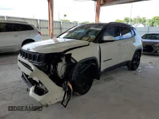 2021 Jeep Compass Latitude z VIN 3C4NJCBB3MT502125, wystawiony jako Copart lot #71253975 z przebiegiem 79 195 mil mil oraz Nie do naprawy • Non repairable. Historia ofert i sprzedaży dostępna na DreamBid. Obrazek 1.
