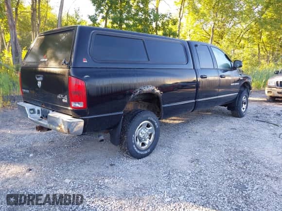 2006 Dodge 2500 SLT z VIN 3D7KS28D56G113023, wystawiony jako IAAI lot #43065760 z przebiegiem 113 981 mil mil oraz . Historia ofert i sprzedaży dostępna na DreamBid. Obrazek 4.