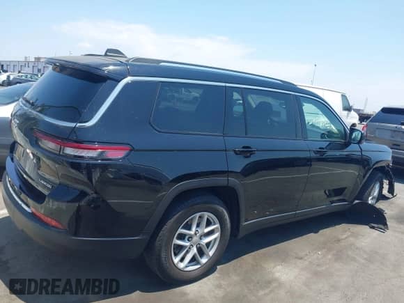 2023 Jeep Grand Cherokee Laredo z VIN 1C4RJJAG2P8869104, wystawiony jako IAAI lot #42766058 z przebiegiem 17 640 mil mil oraz . Historia ofert i sprzedaży dostępna na DreamBid. Obrazek 4.