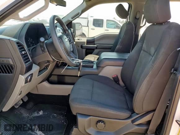 2020 Ford F-150 XL с VIN 1FTEW1CP6LKD73930, выставлен на аукционе Copart как лот 71695085 с пробегом 48 489 миль миль и Списание • Salvage title. История ставок и продаж доступна на DreamBid. Изображение 7.