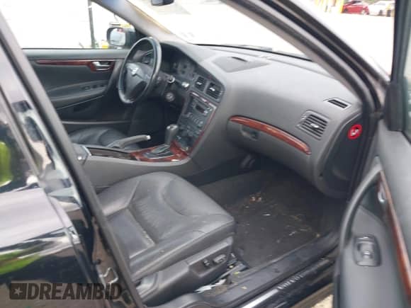 2008 Volvo S60 2.5T с VIN YV1RH592082689548, выставлен на аукционе IAAI как лот 43442037 с пробегом 162 844 миль миль и . История ставок и продаж доступна на DreamBid. Изображение 5.
