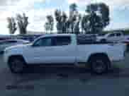 2020 Toyota Tacoma SR5 z VIN 3TMBZ5DN7LM026596, wystawiony jako IAAI lot #40705410 z przebiegiem 123 489 mil mil oraz . Historia ofert i sprzedaży dostępna na DreamBid. Obrazek 15.