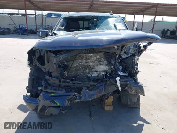 2022 Chevrolet Silverado 1500 RST with VIN 1GCUDEET2NZ520287, listed as a IAAI auction lot 42255608 with 37,264 mi miles and . Bid and sale history available at DreamBid. Image 13.