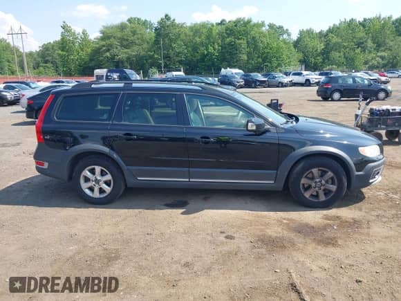2008 Volvo XC70 with VIN YV4BZ982X81038136, listed as a IAAI auction lot 42661780 with 171,967 mi miles and . Bid and sale history available at DreamBid. Image 13.