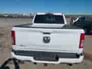 2022 Ram 1500 Big Horn z VIN 1C6RREBT7NN452563, wystawiony jako IAAI lot #41297916 z przebiegiem 27 231 mil mil oraz . Historia ofert i sprzedaży dostępna na DreamBid. Obrazek 16.