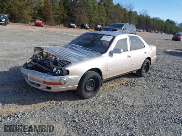 1994 Toyota Camry LE z VIN JT2SK12E3R0201284, wystawiony jako IAAI lot #41168490 z przebiegiem 177 006 mil mil oraz . Historia ofert i sprzedaży dostępna na DreamBid. Obrazek 2.