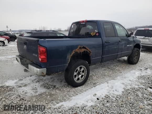 2007 Dodge 1500 ST z VIN 1D7HU18P47J610704, wystawiony jako Copart lot #83355354 z przebiegiem 208 158 mil mil oraz Czysty tytuł • Clean title. Historia ofert i sprzedaży dostępna na DreamBid. Obrazek 3.