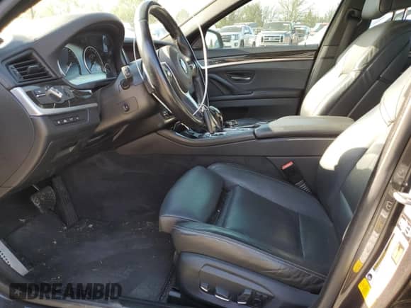 2015 BMW 5 Series 550i с VIN WBAKN9C54FD960930, выставлен на аукционе Copart как лот 56240895 с пробегом 85 276 миль миль и Чистый • Clean title. История ставок и продаж доступна на DreamBid. Изображение 7.