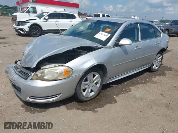 2011 Chevrolet Impala LS Retail с VIN 2G1WA5EK7B1103818, выставлен на аукционе IAAI как лот 42823190 с пробегом 92 010 миль миль и . История ставок и продаж доступна на DreamBid. Изображение 18.