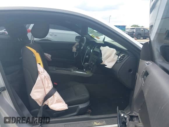 2014 Ford Mustang V6 with VIN 1ZVBP8AM7E5251190, listed as a IAAI auction lot 42235239 with 198,399 mi miles and . Bid and sale history available at DreamBid. Image 5.