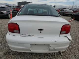 2001 Chevrolet Metro Lsi z VIN 2C1MR522X16713531, wystawiony jako Copart lot #81831334 z przebiegiem 146 481 mil mil oraz Szkoda całkowita • Salvage title. Historia ofert i sprzedaży dostępna na DreamBid. Obrazek 6.