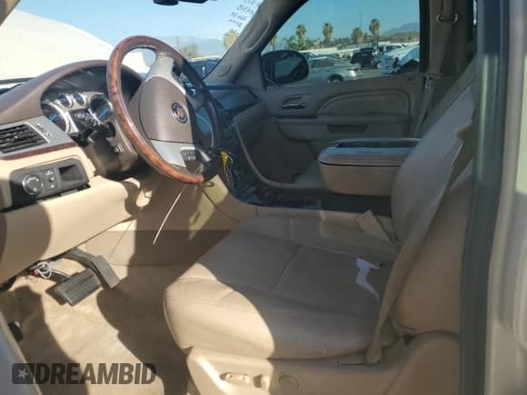 2012 Cadillac Escalade ESV Luxury с VIN 1GYS3HEF3CR320435, выставлен на аукционе Copart как лот 80949915 с пробегом 252 142 миль миль и Списание • Salvage title. История ставок и продаж доступна на DreamBid. Изображение 7.