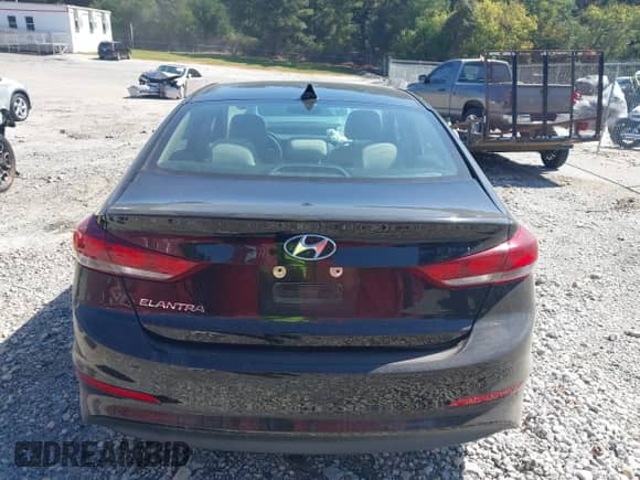 2018 Hyundai Elantra SEL z VIN 5NPD84LF0JH346703, wystawiony jako IAAI lot #43361125 z przebiegiem 62 774 mil mil oraz . Historia ofert i sprzedaży dostępna na DreamBid. Obrazek 16.