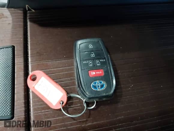 2021 Toyota Sienna LE with VIN 5TDKSKFC8MS035873, listed as a IAAI auction lot 42577906 with 228,325 mi miles and . Bid and sale history available at DreamBid. Image 11.