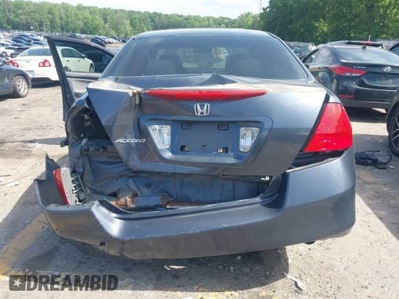 2007 Honda Accord EX z VIN 1HGCM567X7A101538, wystawiony jako IAAI lot #42263712 z przebiegiem 187 881 mil mil oraz . Historia ofert i sprzedaży dostępna na DreamBid. Obrazek 6.