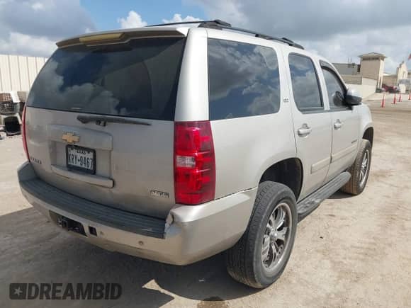 2007 Chevrolet Tahoe LT with VIN 1GNFC130X7R271891, listed as a IAAI auction lot 43090505 with 287,610 mi miles and . Bid and sale history available at DreamBid. Image 4.