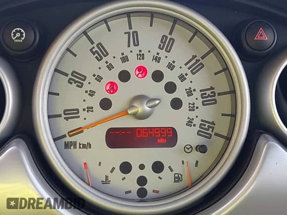 2005 MINI Hardtop с VIN WMWRC335X5TK61260, выставлен на аукционе IAAI как лот 43364075 с пробегом 64 999 миль миль и . История ставок и продаж доступна на DreamBid. Изображение 7.