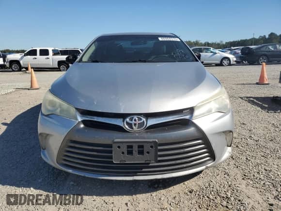 2015 Toyota Camry LE z VIN 4T4BF1FK6FR445982, wystawiony jako Copart lot #86984915 z przebiegiem 291 433 mil mil oraz Czysty tytuł • Clean title. Historia ofert i sprzedaży dostępna na DreamBid. Obrazek 5.