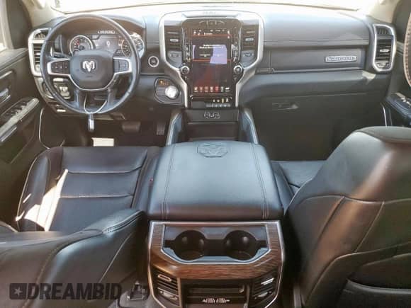 2020 Ram 1500 Laramie z VIN 1C6RREJT8LN306526, wystawiony jako Copart lot #60701565 z przebiegiem 74 502 mil mil oraz Szkoda całkowita • Salvage title. Historia ofert i sprzedaży dostępna na DreamBid. Obrazek 8.