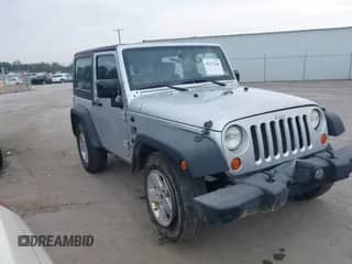 2008 Jeep Wrangler X z VIN 1J4FA24108L632149, wystawiony jako IAAI lot #43272246 z przebiegiem 122 596 mil mil oraz . Historia ofert i sprzedaży dostępna na DreamBid. Obrazek 1.