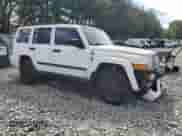 2006 Jeep Commander z VIN 1J8HG48K16C238399, wystawiony jako Copart lot #80860945 z przebiegiem 306 837 mil mil oraz Szkoda całkowita • Salvage title. Historia ofert i sprzedaży dostępna na DreamBid. Obrazek 4.
