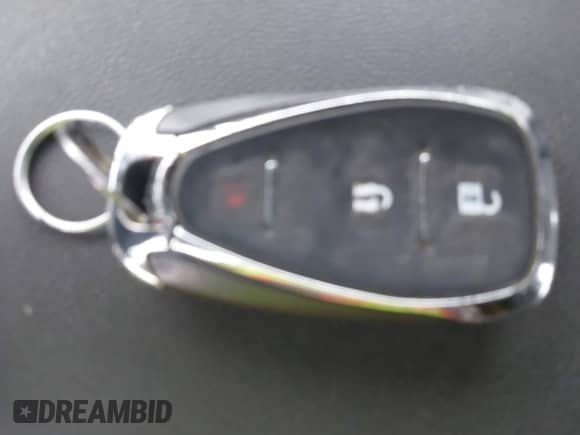 2019 Chevrolet Equinox LS с VIN 2GNAXHEV6K6107915, выставлен на аукционе IAAI как лот 43204325 с пробегом 104 981 миль миль и . История ставок и продаж доступна на DreamBid. Изображение 11.