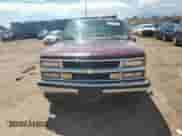 1995 Chevrolet Tahoe z VIN 1GNEK13K3SJ460244, wystawiony jako Copart lot #68296485 z przebiegiem 131 211 mil mil oraz Szkoda całkowita • Salvage title. Historia ofert i sprzedaży dostępna na DreamBid. Obrazek 5.