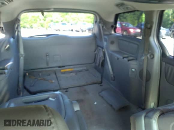 2004 Toyota Sienna XLE z VIN 5TDBA22C24S012372, wystawiony jako IAAI lot #37033120 z przebiegiem 249 792 mil mil oraz . Historia ofert i sprzedaży dostępna na DreamBid. Obrazek 8.