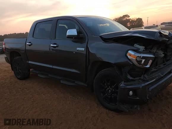 2020 Toyota Tundra Platinum с VIN 5TFGY5F15LX266288, выставлен на аукционе Copart как лот 81099515 с пробегом 124 933 миль миль и Списание • Salvage title. История ставок и продаж доступна на DreamBid. Изображение 13.