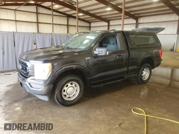 2021 Ford F-150 XL z VIN 1FTMF1EP8MKD83806, wystawiony jako Copart lot #48136935 z przebiegiem 104 148 mil mil oraz Czysty tytuł • Clean title. Historia ofert i sprzedaży dostępna na DreamBid. Obrazek 1.