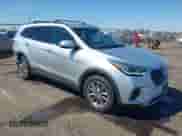 2018 Hyundai Santa Fe SE z VIN KM8SM4HFXJU261140, wystawiony jako IAAI lot #43258957 z przebiegiem 98 636 mil mil oraz . Historia ofert i sprzedaży dostępna na DreamBid. Obrazek 1.