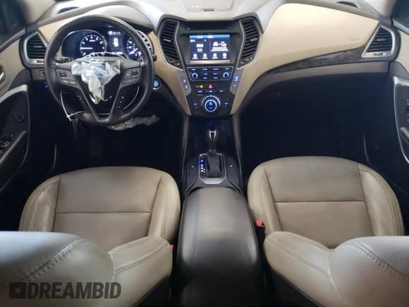 2017 Hyundai Santa Fe 2.4L z VIN 5XYZUDLB5HG463127, wystawiony jako Copart lot #61585855 z przebiegiem 110 596 mil mil oraz Szkoda całkowita • Salvage title. Historia ofert i sprzedaży dostępna na DreamBid. Obrazek 8.