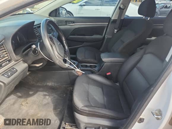 2017 Hyundai Elantra SE z VIN 5NPD84LF5HH179538, wystawiony jako Copart lot #81691265 z przebiegiem 110 383 mil mil oraz Szkoda całkowita • Salvage title. Historia ofert i sprzedaży dostępna na DreamBid. Obrazek 7.