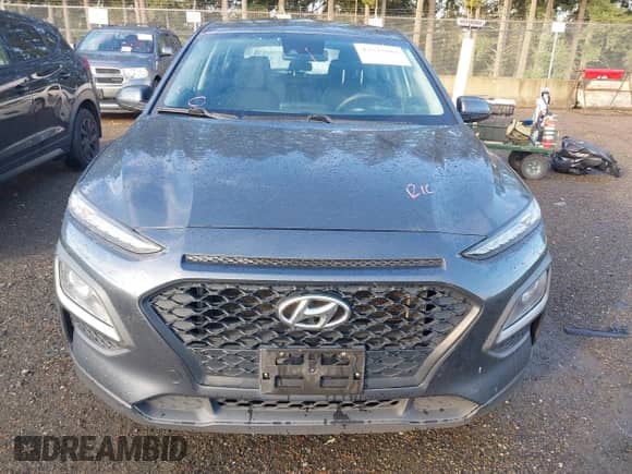 2019 Hyundai Kona SE z VIN KM8K1CAAXKU270861, wystawiony jako IAAI lot #43533383 z przebiegiem 128 687 mil mil oraz . Historia ofert i sprzedaży dostępna na DreamBid. Obrazek 13.