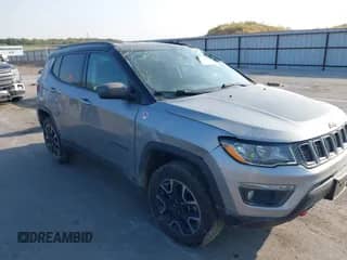 2019 Jeep Compass Trailhawk with VIN 3C4NJDDB2KT722257, listed as a IAAI auction lot 43191333 with 111,975 mi miles and . Bid and sale history available at DreamBid. Image 1.