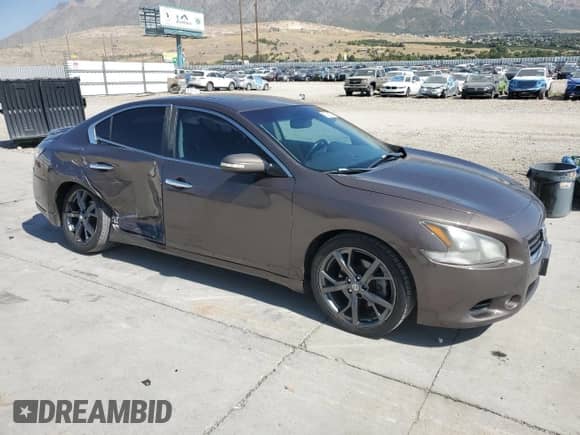 2014 Nissan Maxima SV z VIN 1N4AA5AP2EC430702, wystawiony jako Copart lot #81342975 z przebiegiem 101 413 mil mil oraz Szkoda całkowita • Salvage title. Historia ofert i sprzedaży dostępna na DreamBid. Obrazek 4.