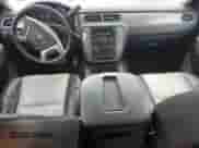 2010 GMC Sierra 1500 SLT z VIN 3GTRKWE29AG160857, wystawiony jako Copart lot #86632774 z przebiegiem 135 414 mil mil oraz Szkoda całkowita • Salvage title. Historia ofert i sprzedaży dostępna na DreamBid. Obrazek 8.