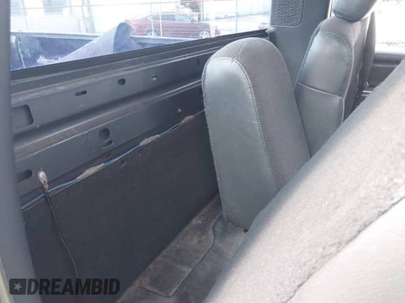 2000 Chevrolet Silverado 1500 LS with VIN 1GCEC14W3YZ303315, listed as a IAAI auction lot 42422748 with 274,514 mi miles and . Bid and sale history available at DreamBid. Image 8.