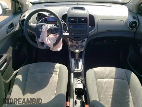 2016 Chevrolet Sonic LS z VIN 1G1JA6SG3G4162621, wystawiony jako Copart lot #80835855 z przebiegiem 97 621 mil mil oraz Szkoda całkowita • Salvage title. Historia ofert i sprzedaży dostępna na DreamBid. Obrazek 8.
