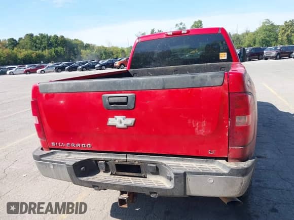 2007 Chevrolet Silverado 2500HD 1LT z VIN 1GCHK23K17F515456, wystawiony jako IAAI lot #43184866 z przebiegiem Nie podano mil oraz . Historia ofert i sprzedaży dostępna na DreamBid. Obrazek 16.